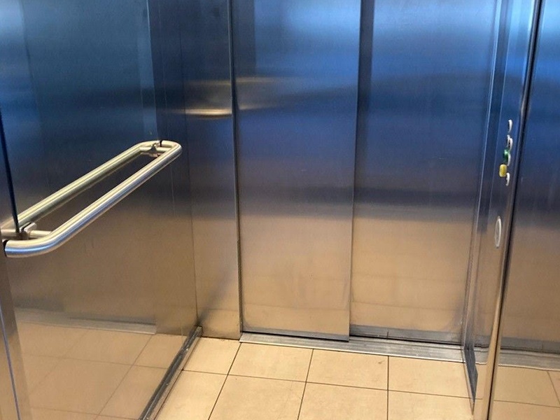 Ascenseur carrelage